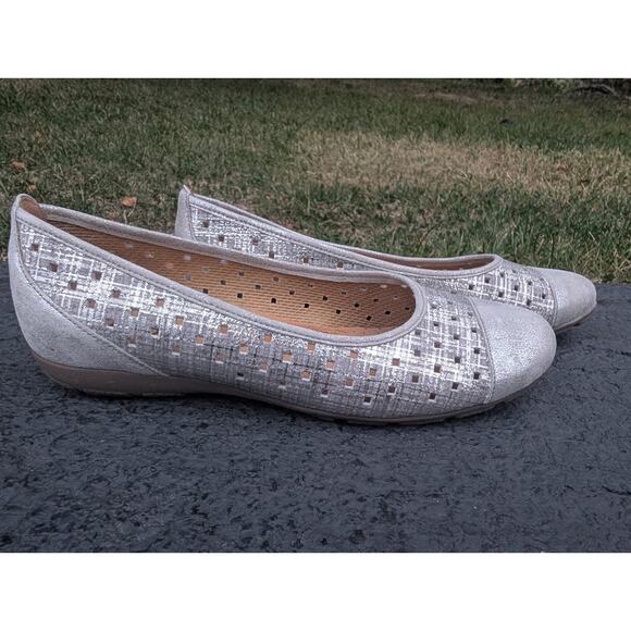 Gabor Women's Silver Metallic Ballet Flats Sz 8.5 Hole Punch Comfort Casual - Picture 3 of 8